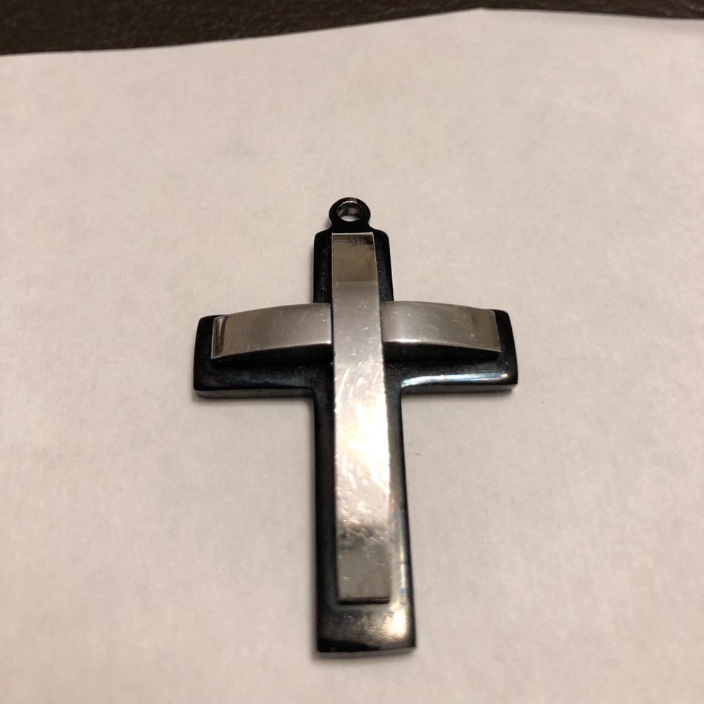 BLACK FASHION CROSS